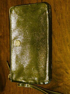 Lululemon Gold Metallic Wristlet – Two Zipper Pockets – Rare Color